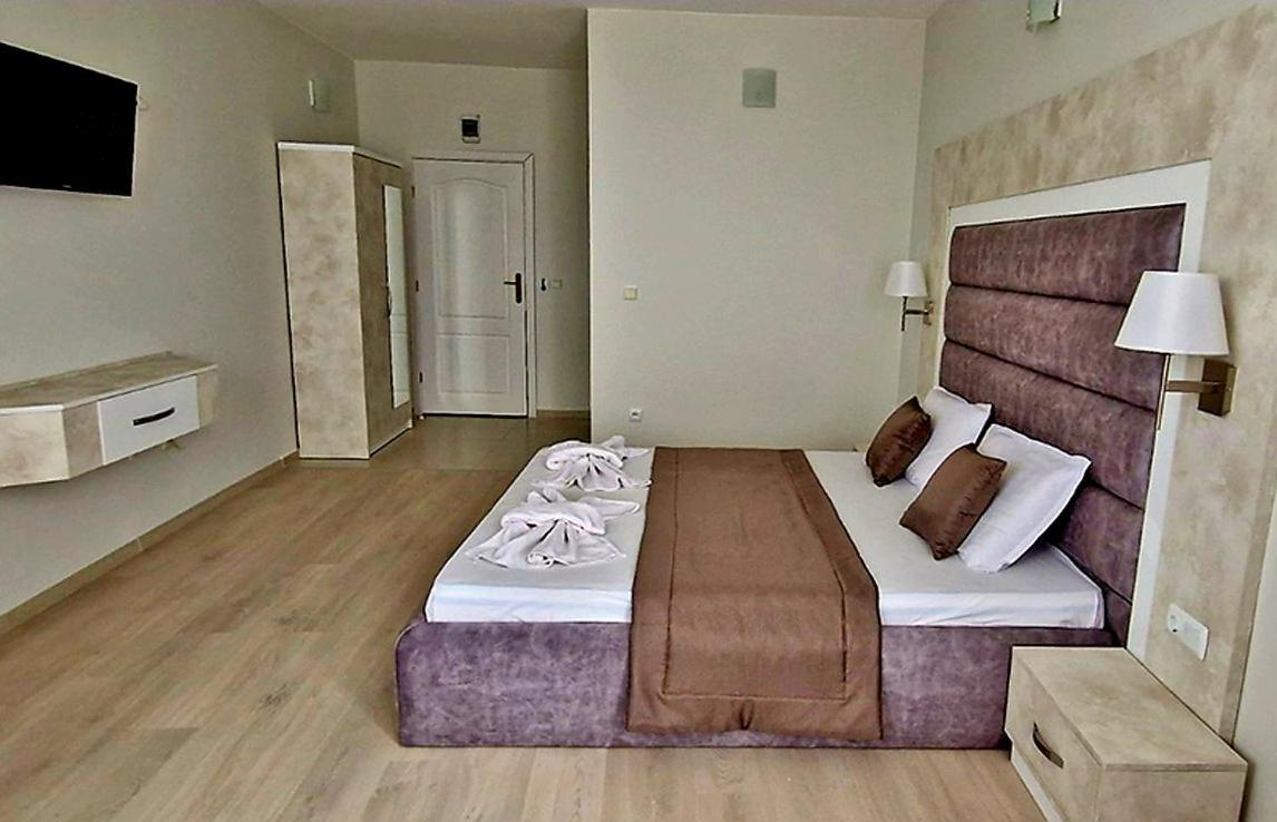 Амон Ра Hotel Primorsko Luaran gambar