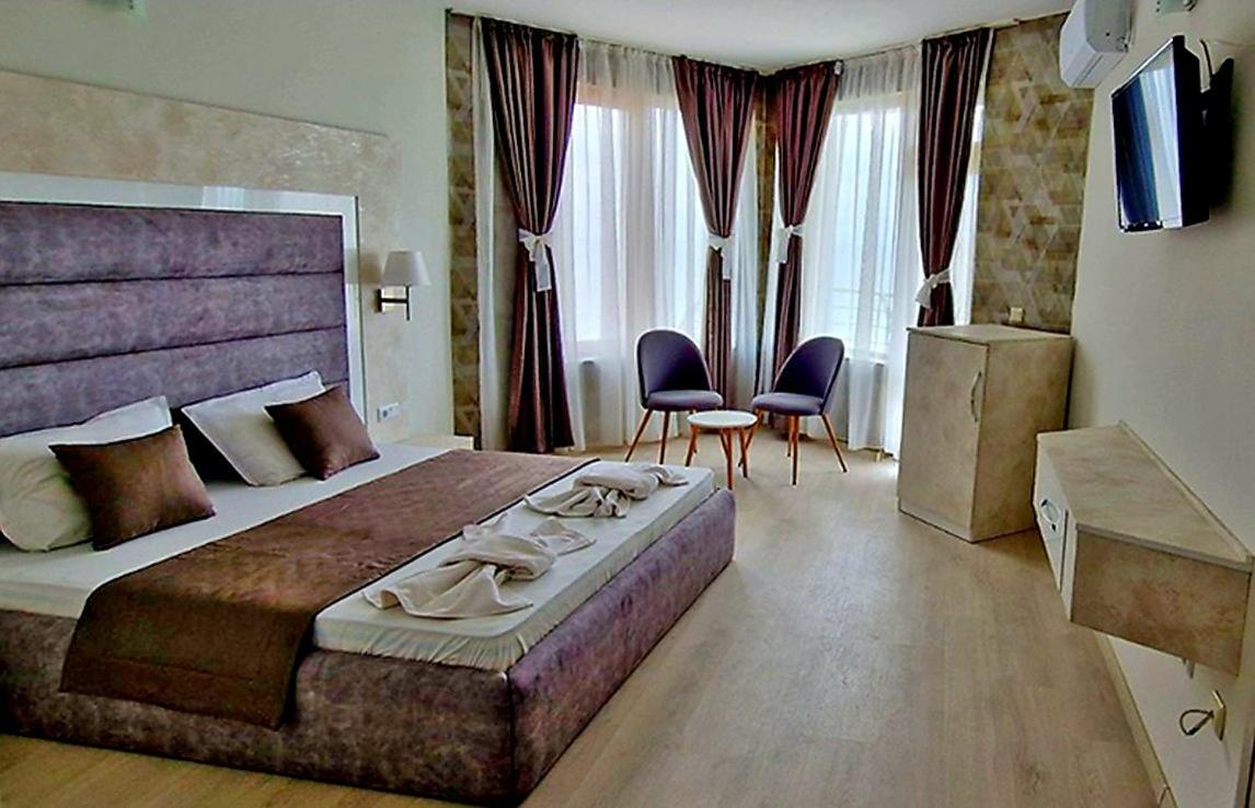 Амон Ра Hotel Primorsko Luaran gambar