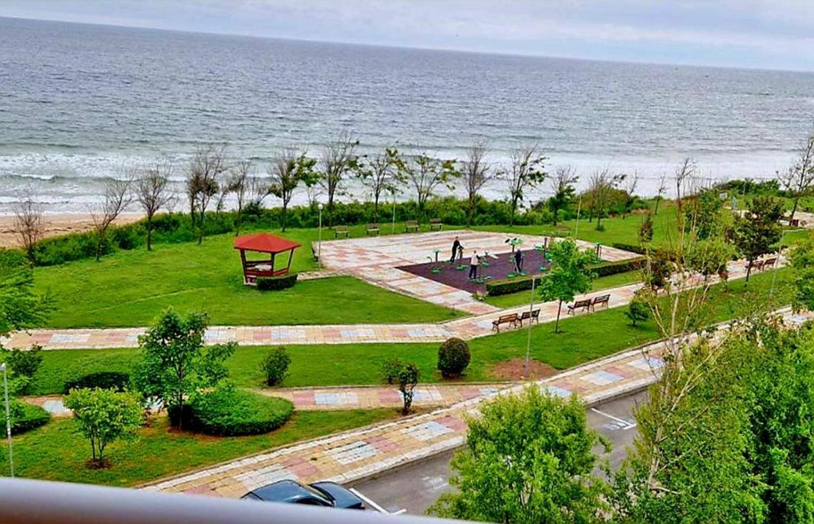 Амон Ра Hotel Primorsko Luaran gambar